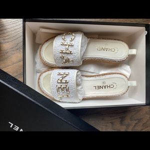 CHANEL | Shoes | Chanel White 2c Tweed Gold Chain Cc Logo Slides | Poshmark